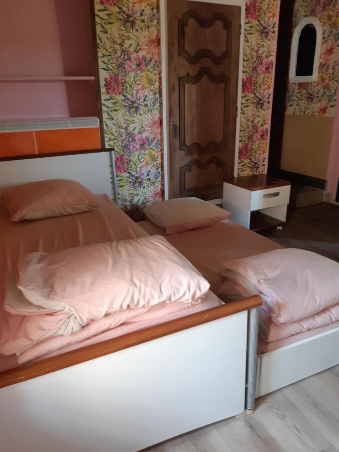 Chambre Familiale Avec Piscine Chauffee Et Jacuzzi Bernadets-Debat Dış mekan fotoğraf